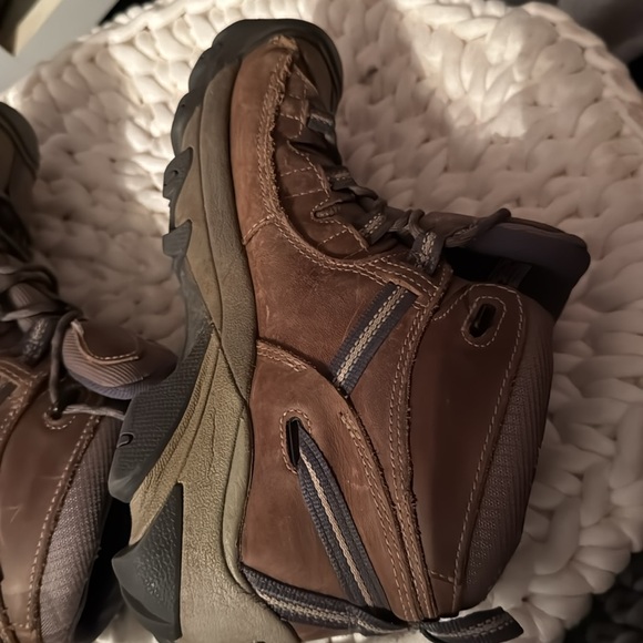 Women’s keen targhee 2 size 10 hiking boots purple accents - Picture 9 of 9